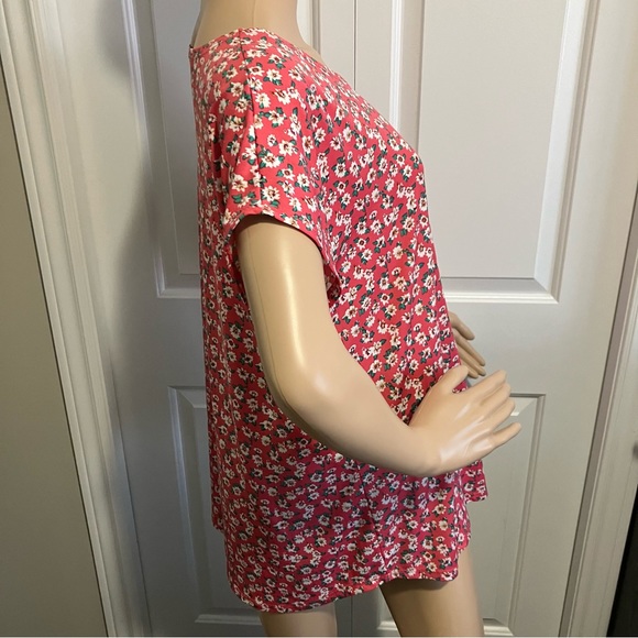 Pink floral short sleeve top - Picture 2 of 6